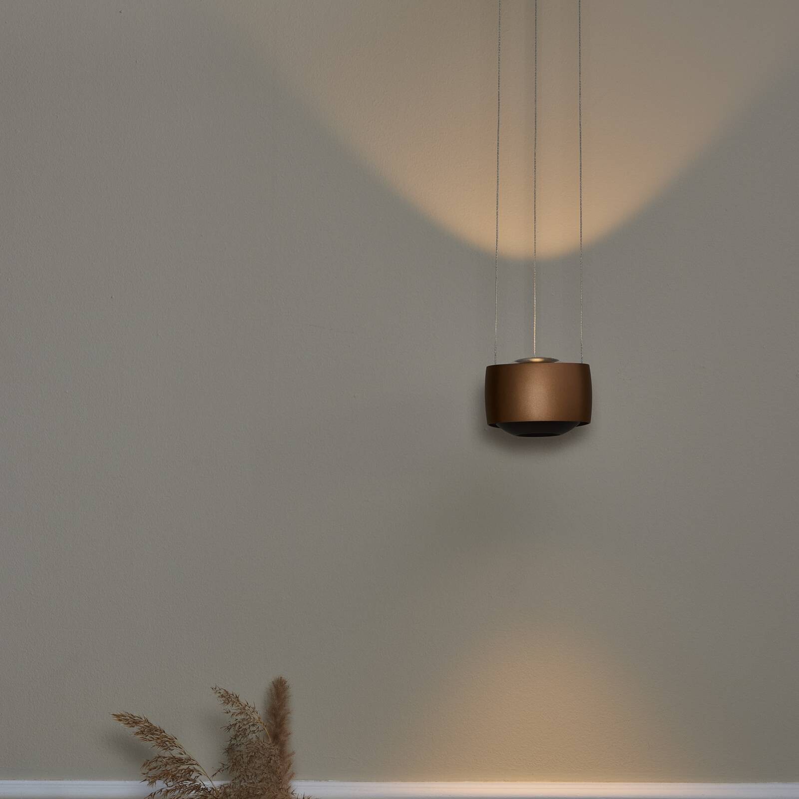 LOOM DESIGN LED závesné svietidlo Air, karamelovo hnedá, 13 cm, hliník