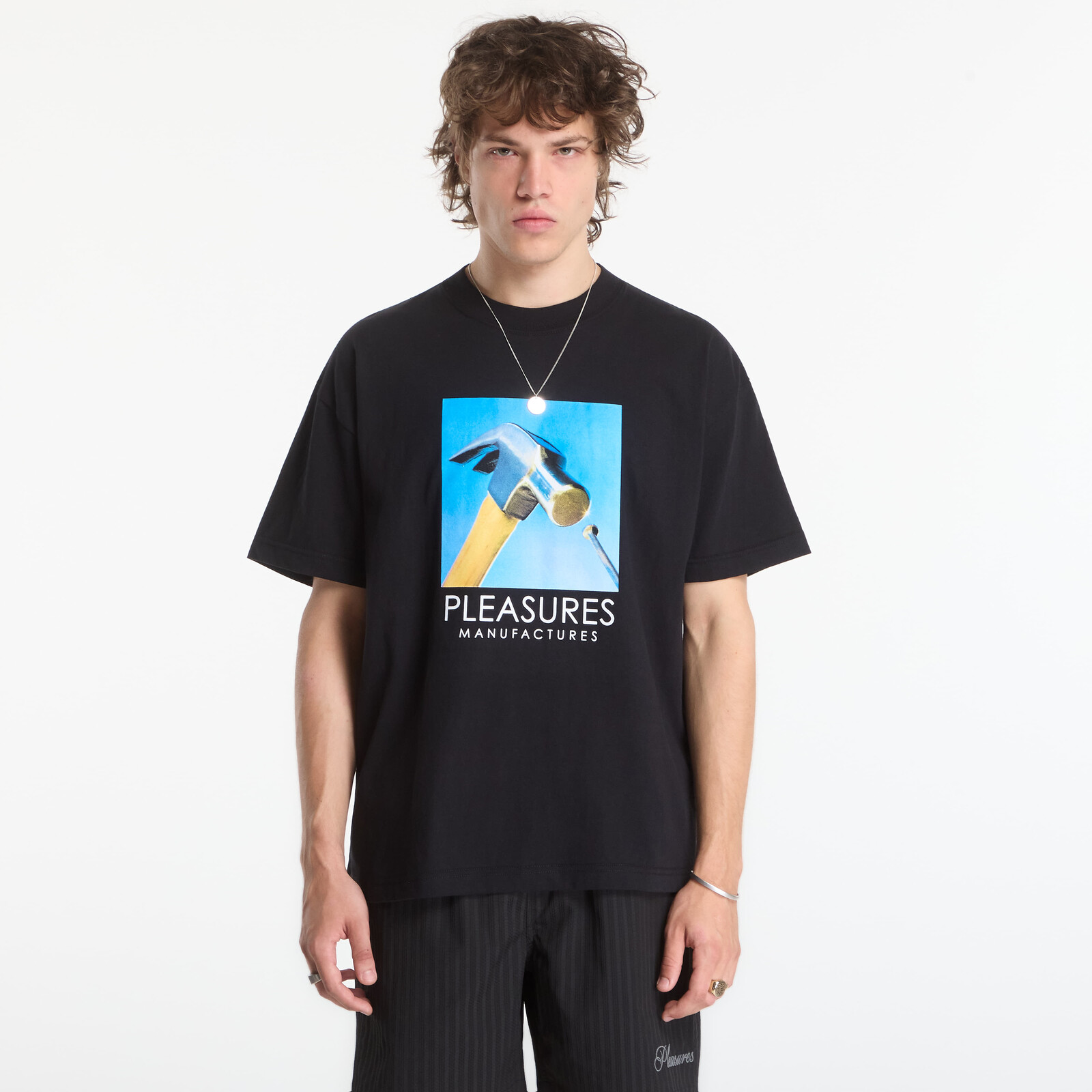 Tričko PLEASURES Hammer T-Shirt Black XXL