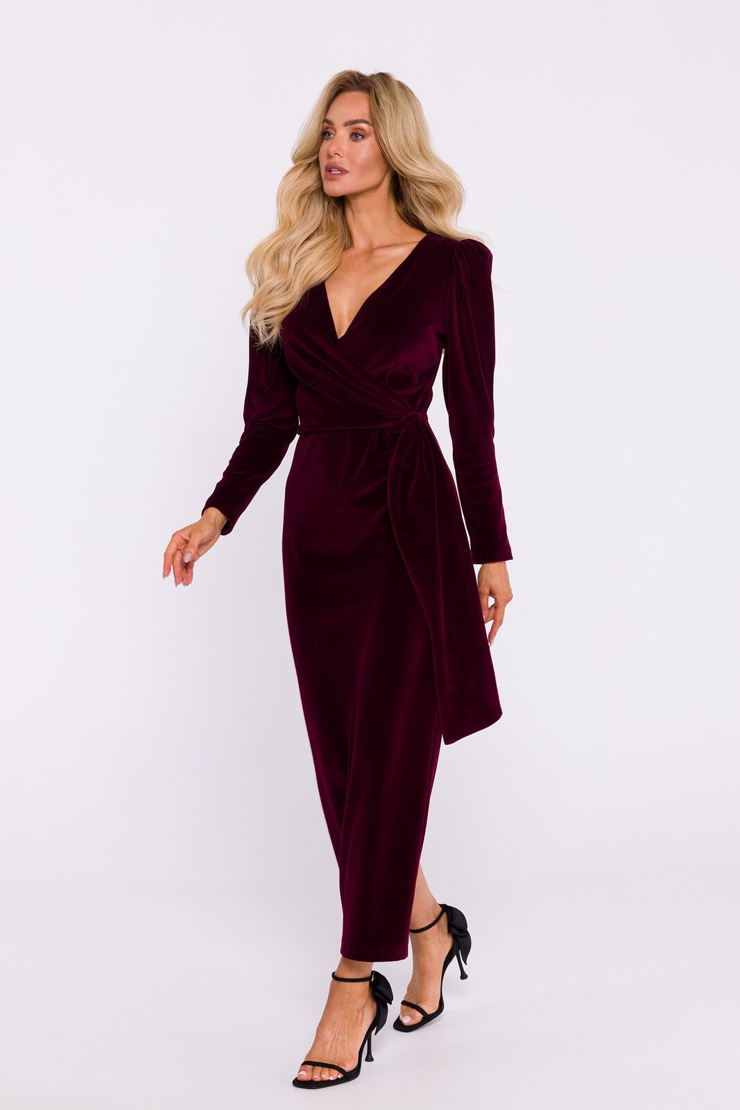 Made Of Emotion Woman's Velvet deep V-neck maxi gown - maroon