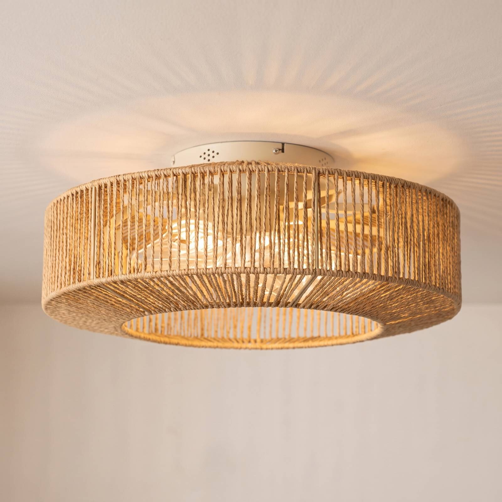 Stropný ventilátor Lucande s osvetlením Raveni, Ø 50 cm, konopné lano