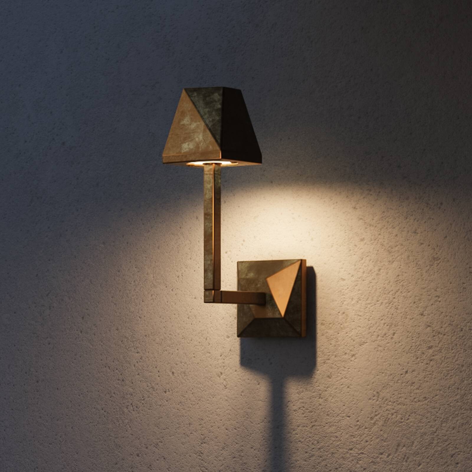 Vonkajšie nástenné svietidlo Silva Edge, výška 30,5 cm, antik mosadz