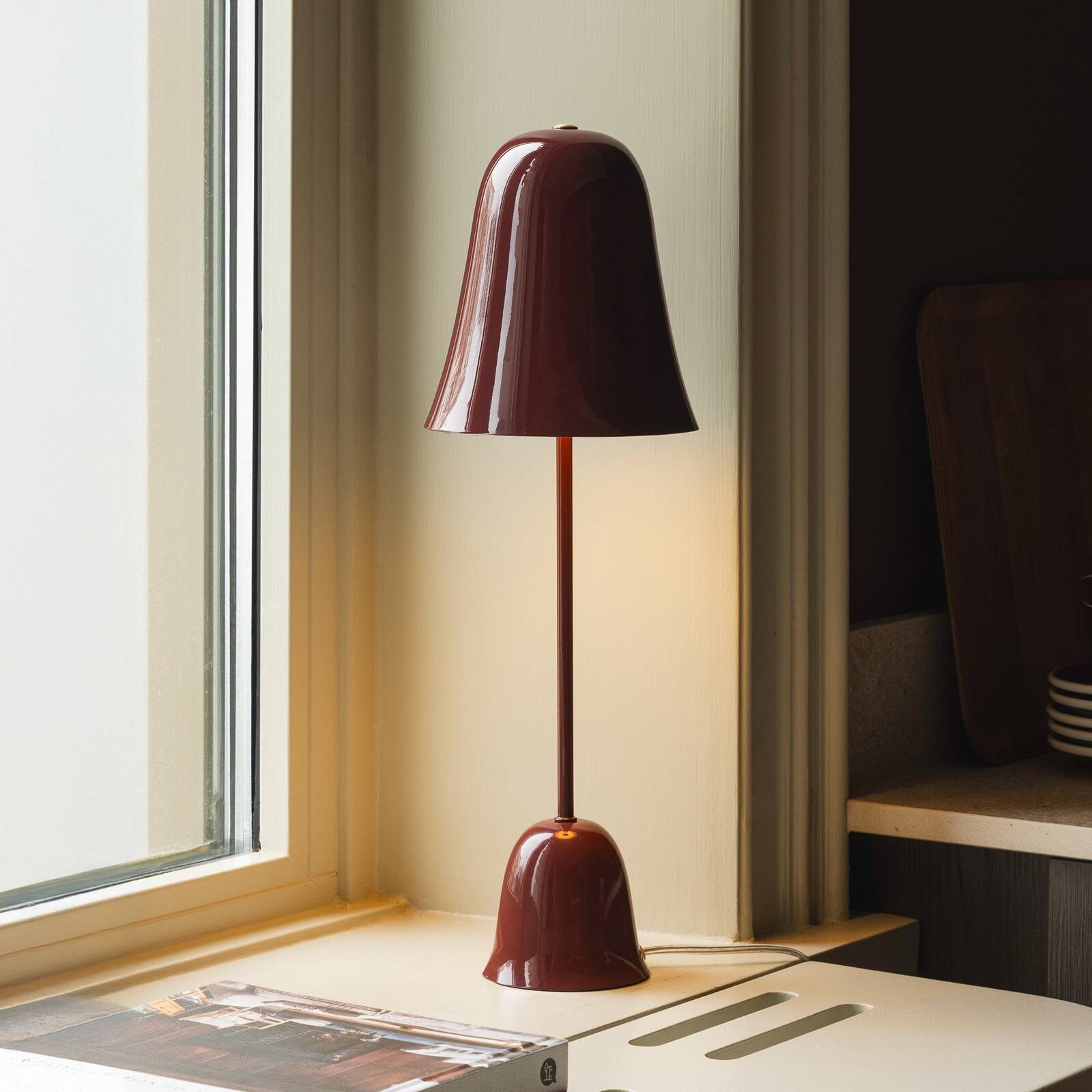 Stolová lampa Globen Lighting Blåklockan, vínovočervená, výška 56 cm