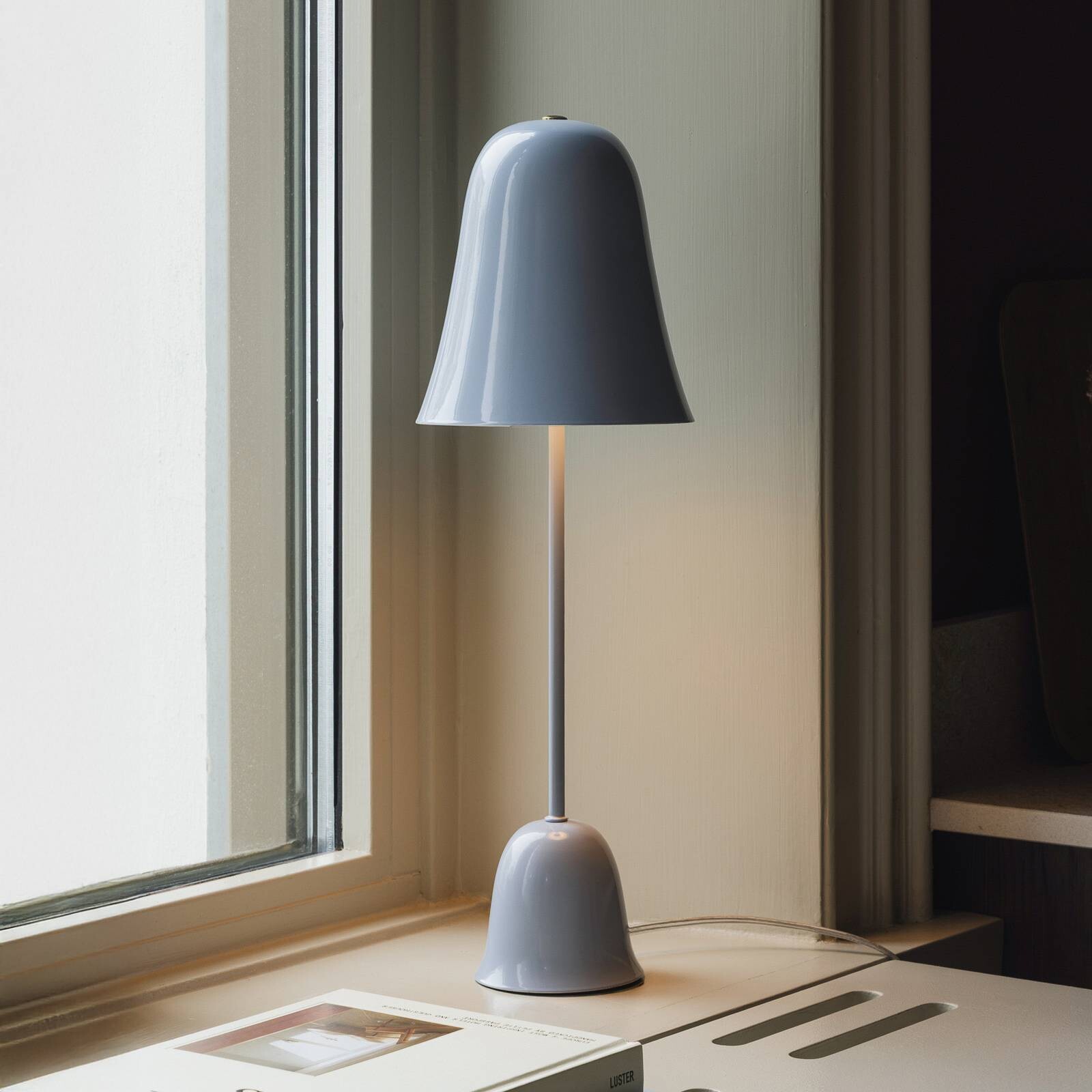 Stolová lampa Globen Lighting Blåklockan, svetlo modrá, výška 56 cm