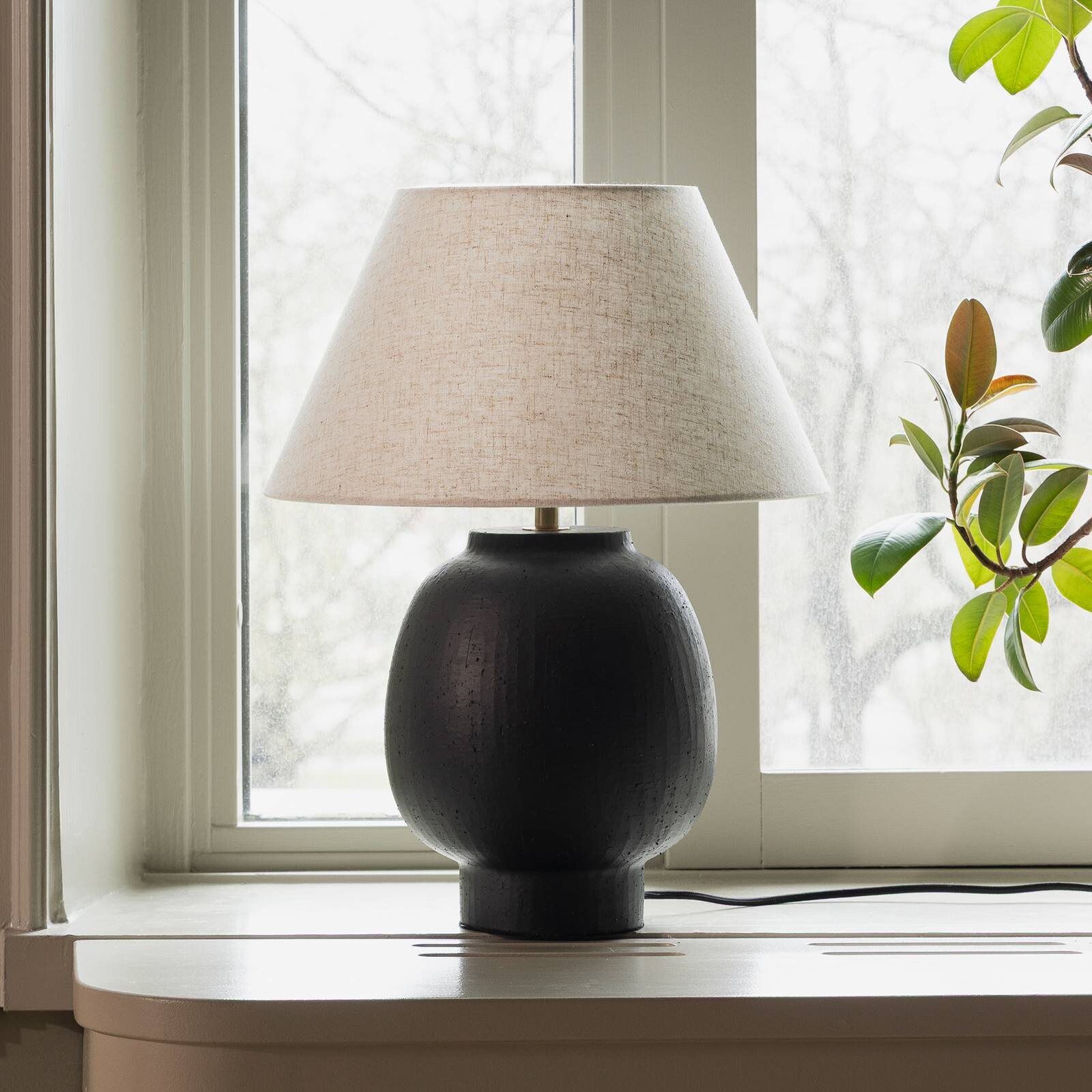 Stolová lampa Globen Lighting Lorenzo, čierna, výška 46 cm, keramika