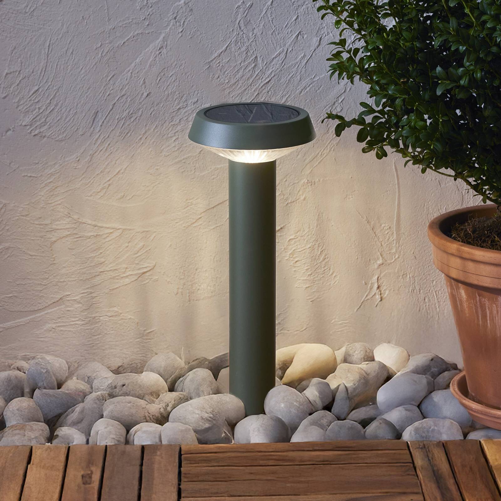 Solárne LED svietidlo Casa na zapichnutie do zeme, zelené, výška 45 cm