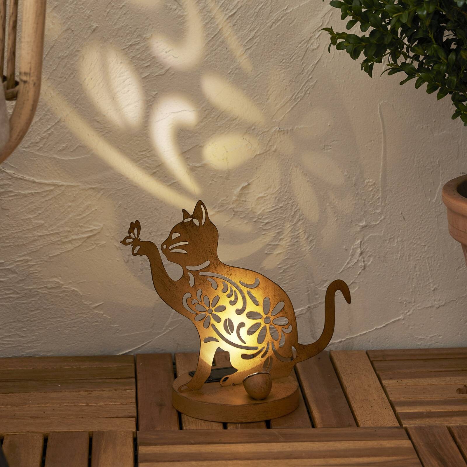 Solárna dekoratívna LED lampa Oxicat, výška 30 cm, farba hrdze, IP44