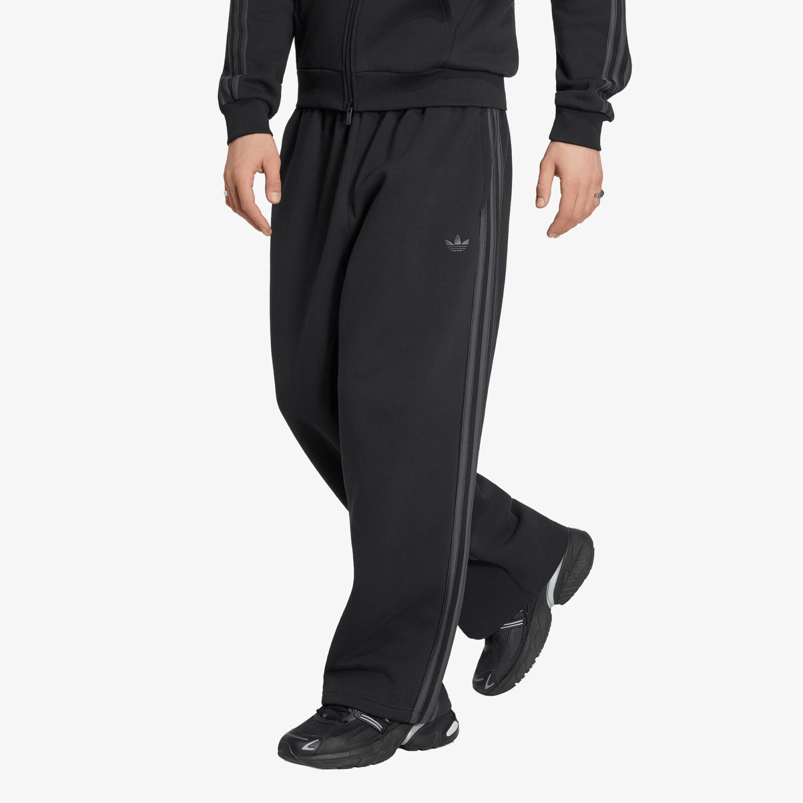 Tepláky adidas Adicolor Baggy Joggers Black L