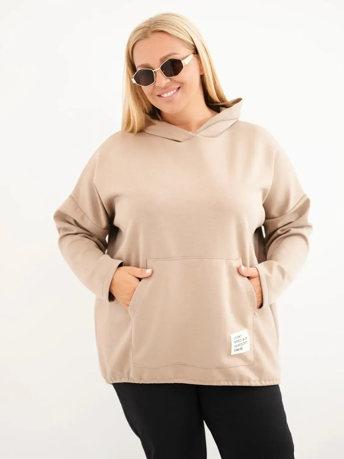 Plus size dámska mikina s klokaním vreckom, camel