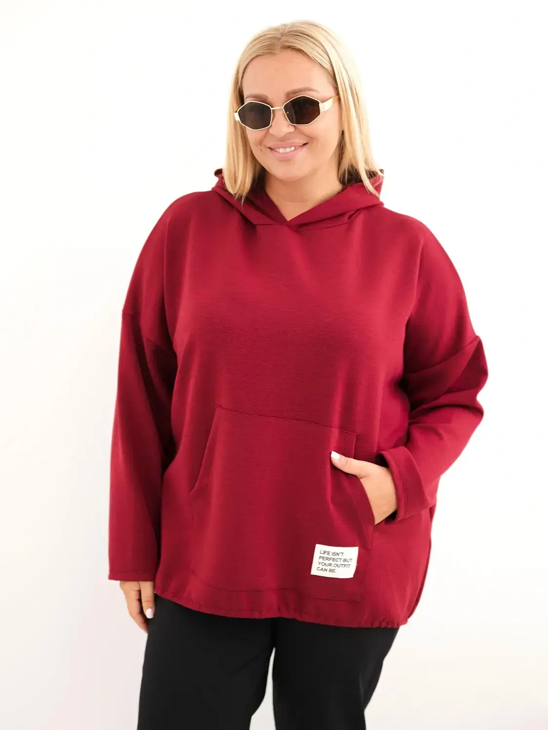 Plus size dámska viskózová mikina s klokankou bordová