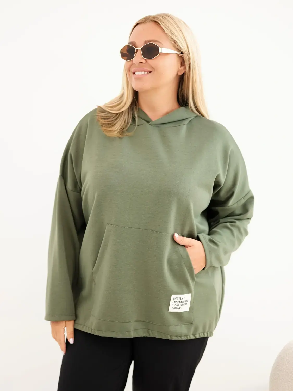 Plus Size mikina s klokankovým vreckom khaki