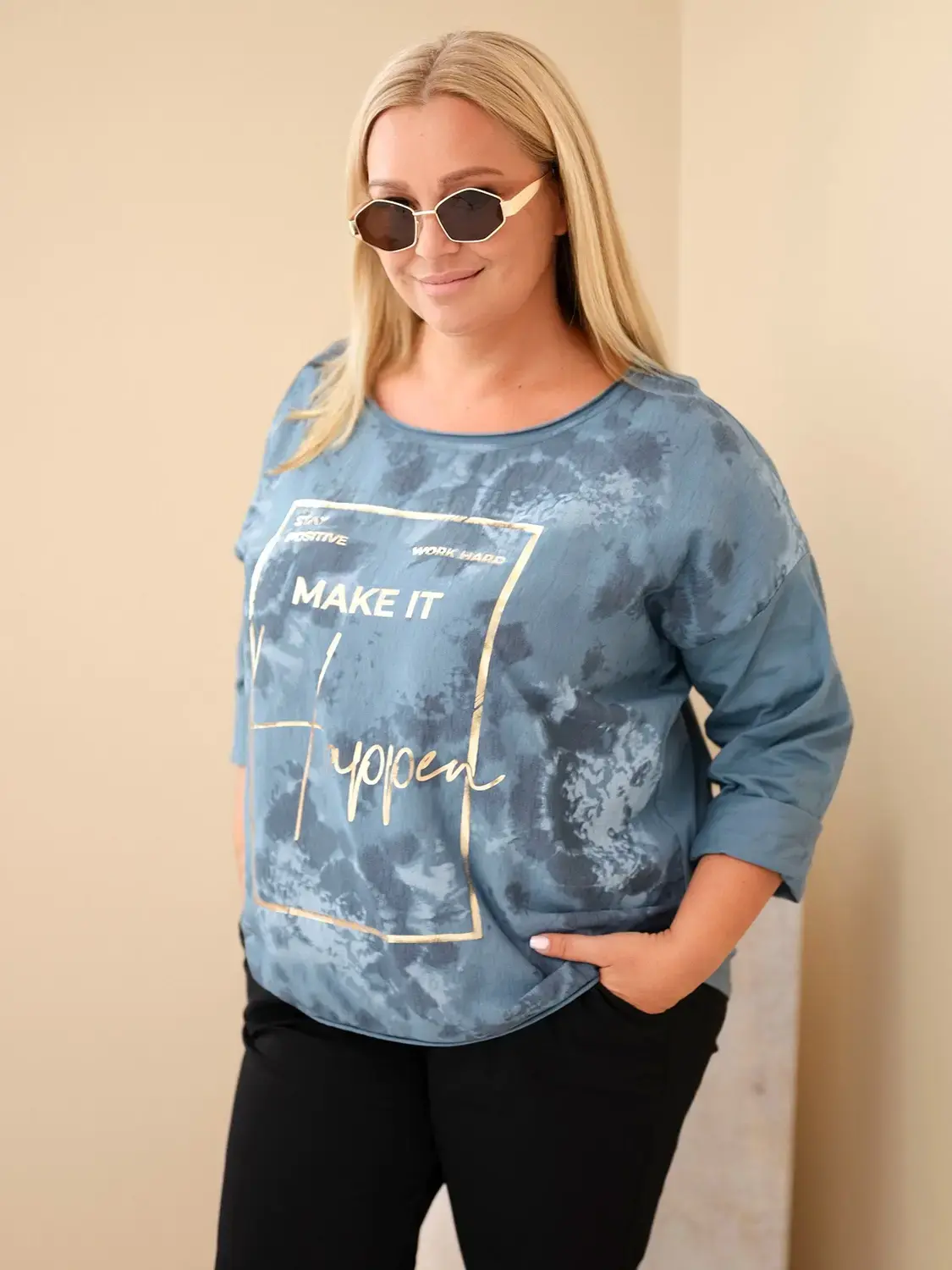 Dámske plus size blúzka s potlačou a U výstrihom