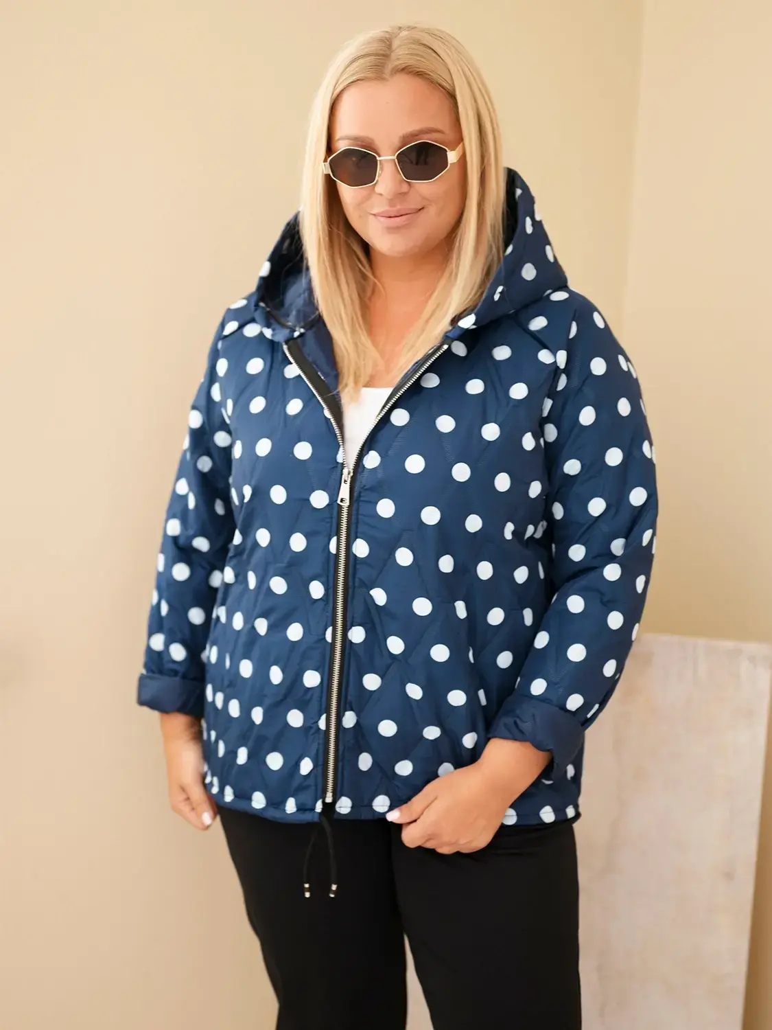Dámska bundy Plus Size s bodkami