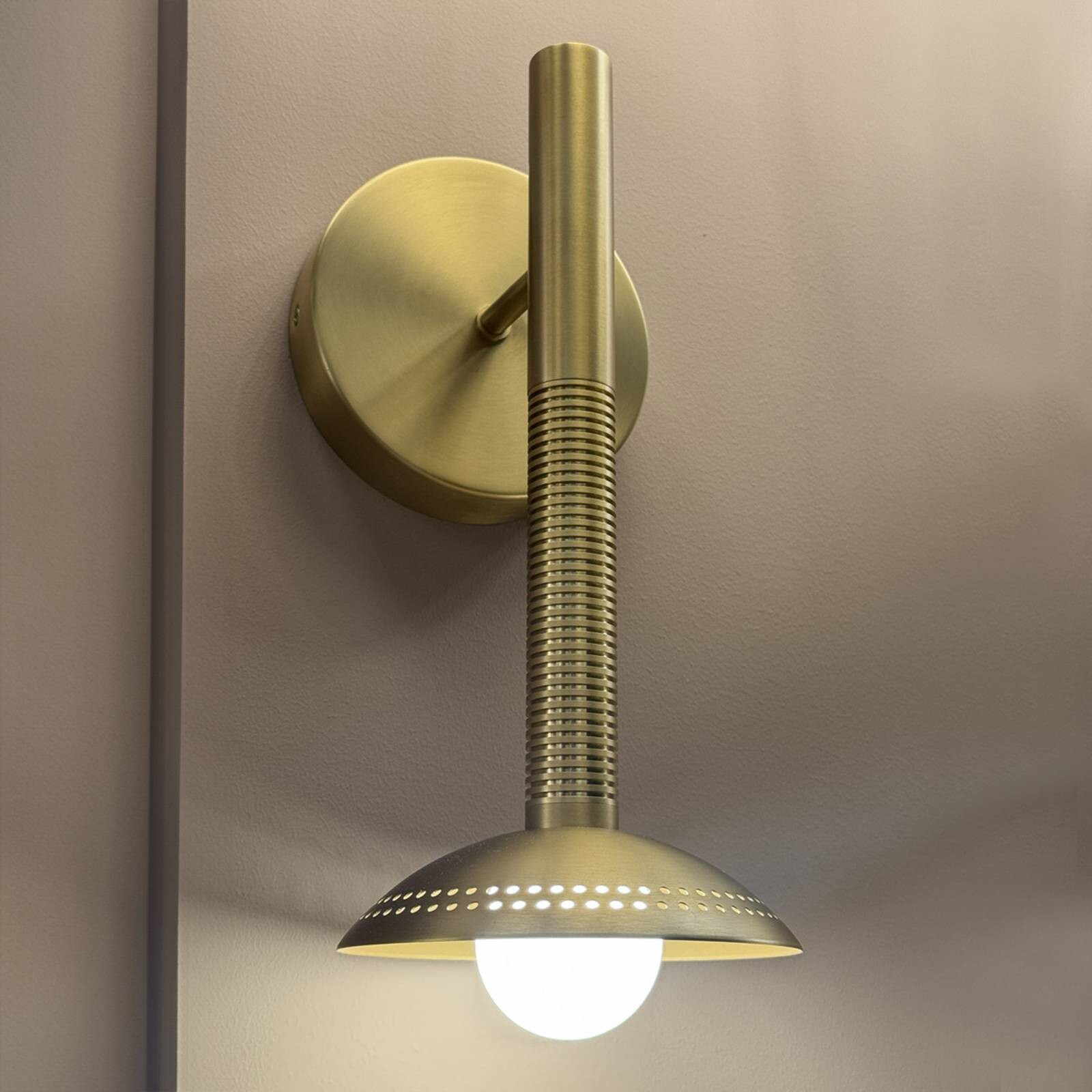 LED nástenné svetlo Arden, zlatá farba, výška 36 cm, kov, stmievateľné