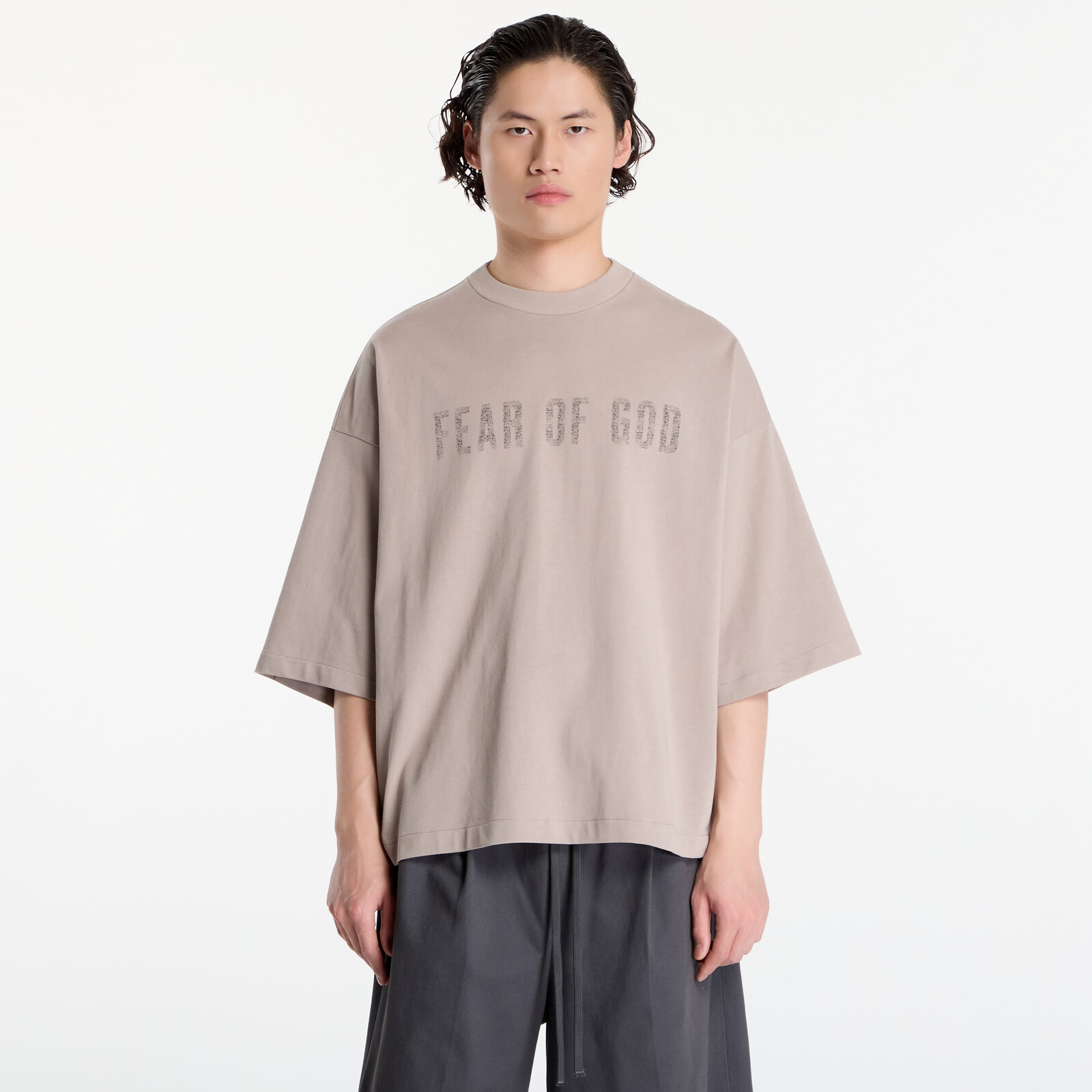 Tričko Fear Of God Essentials Merch Tee Seal Su26 L
