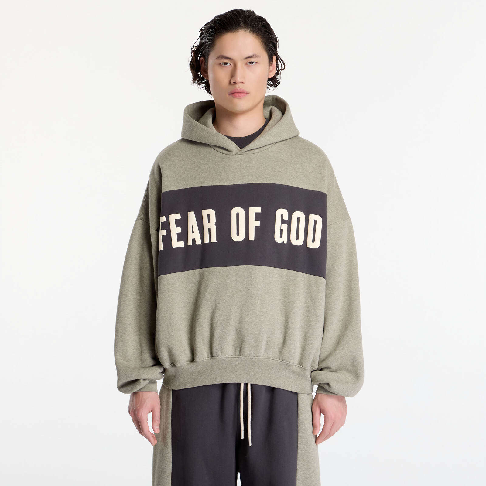 Mikina Fear Of God Essentials Cropped Relaxed Panelled Hoodie Seal Heather/ Iron Grey XXL