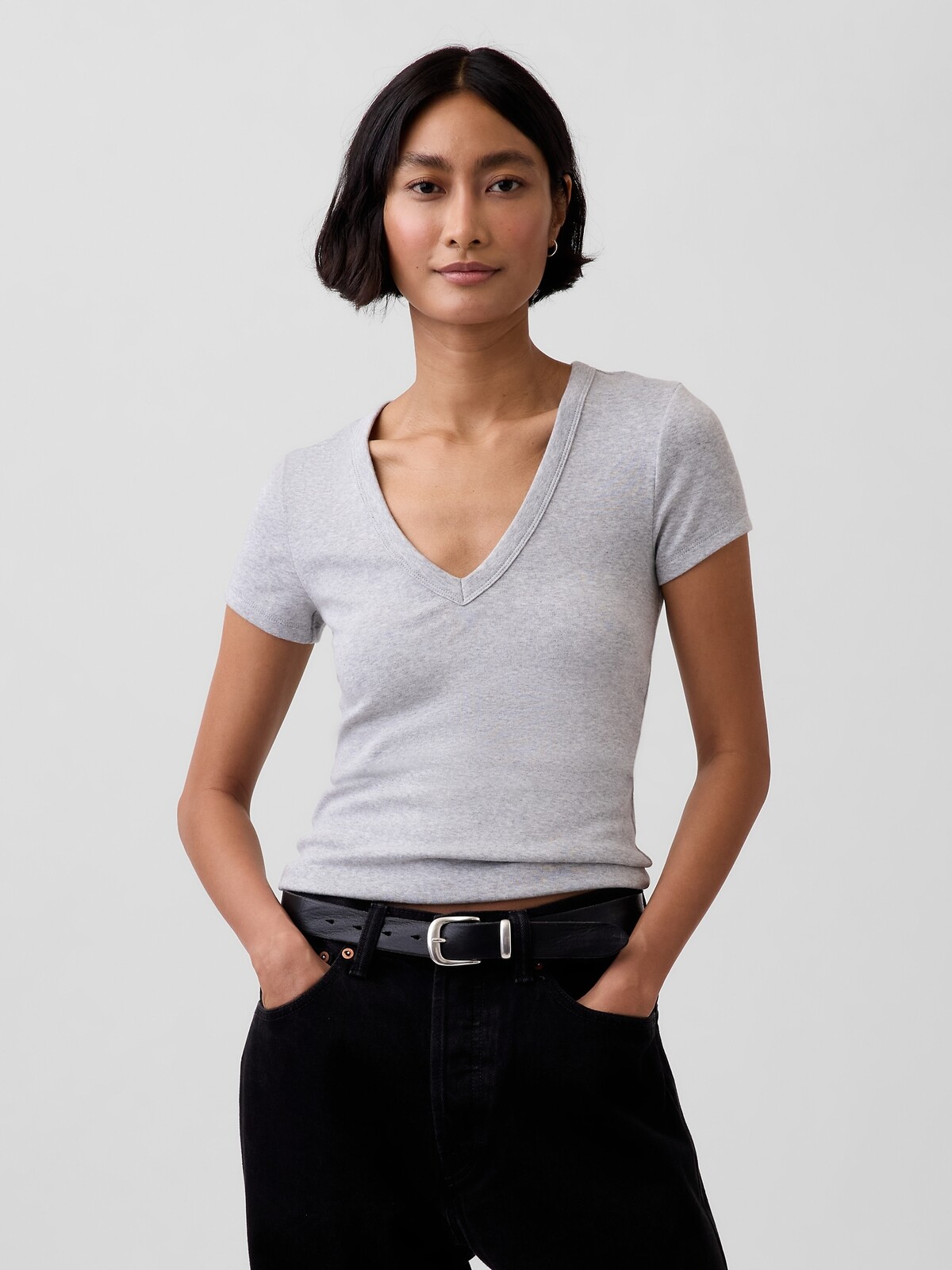 GAP V-neck T-shirt - Women's