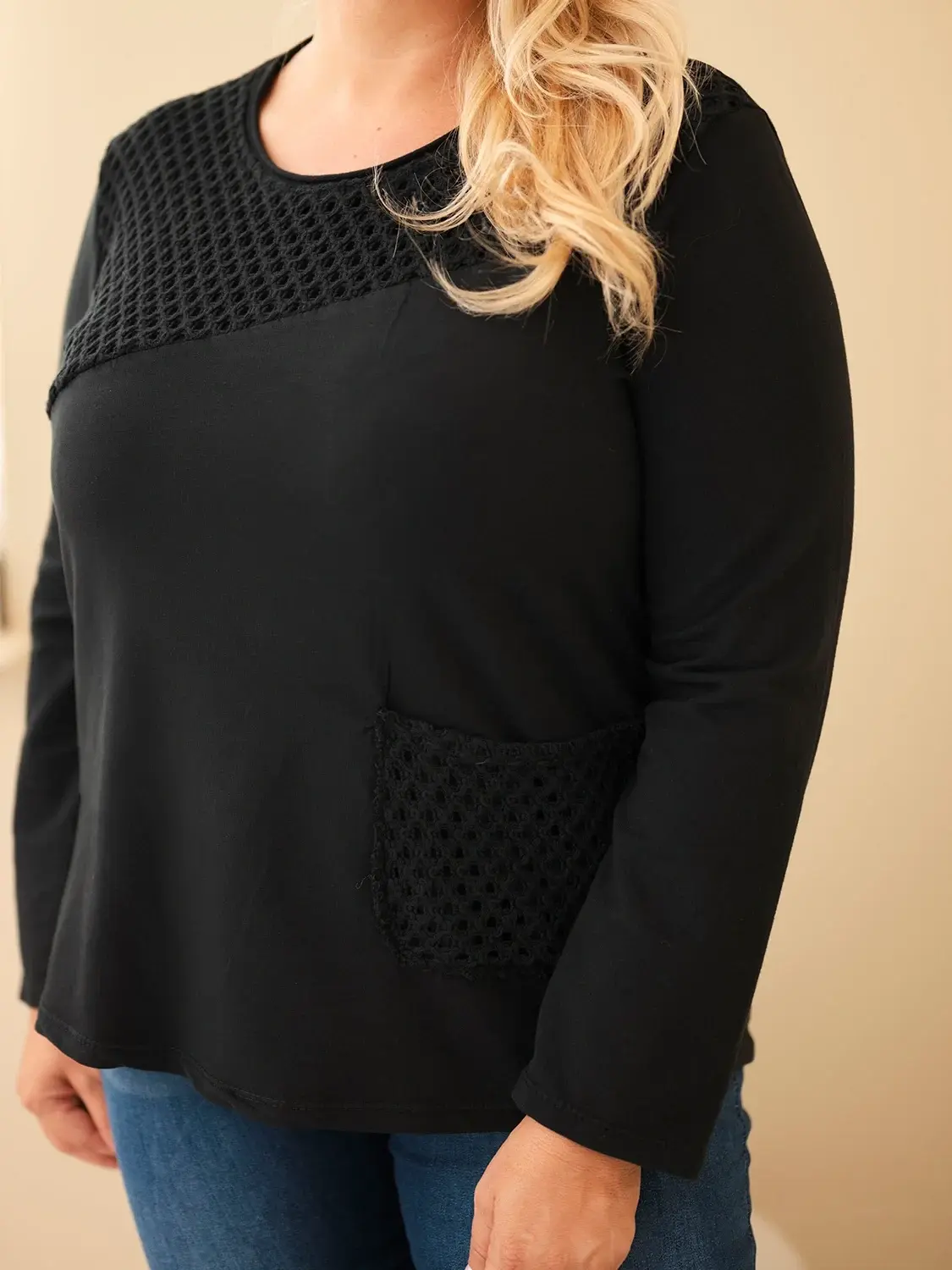 Čierna mikina s čipkou Plus Size