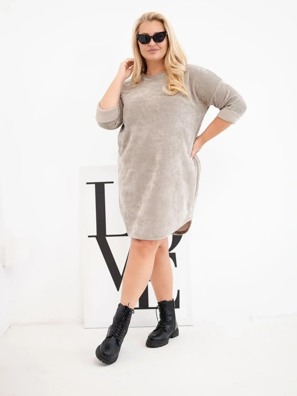 Kesi Włoski dámske Plus Size menčestrové šaty