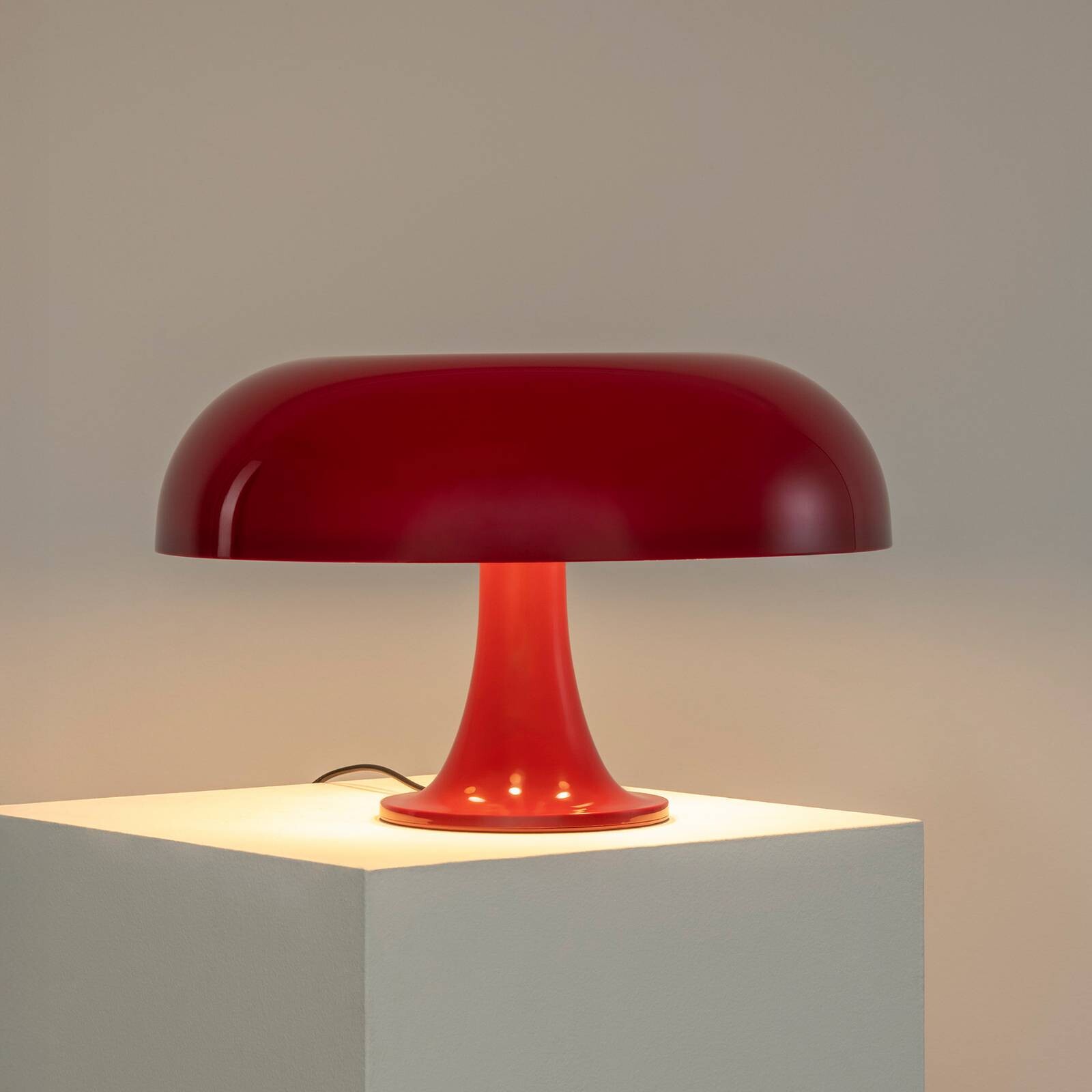 Stolová lampa Artemide Nesso, rubínovo červená, výška 34 cm, E14