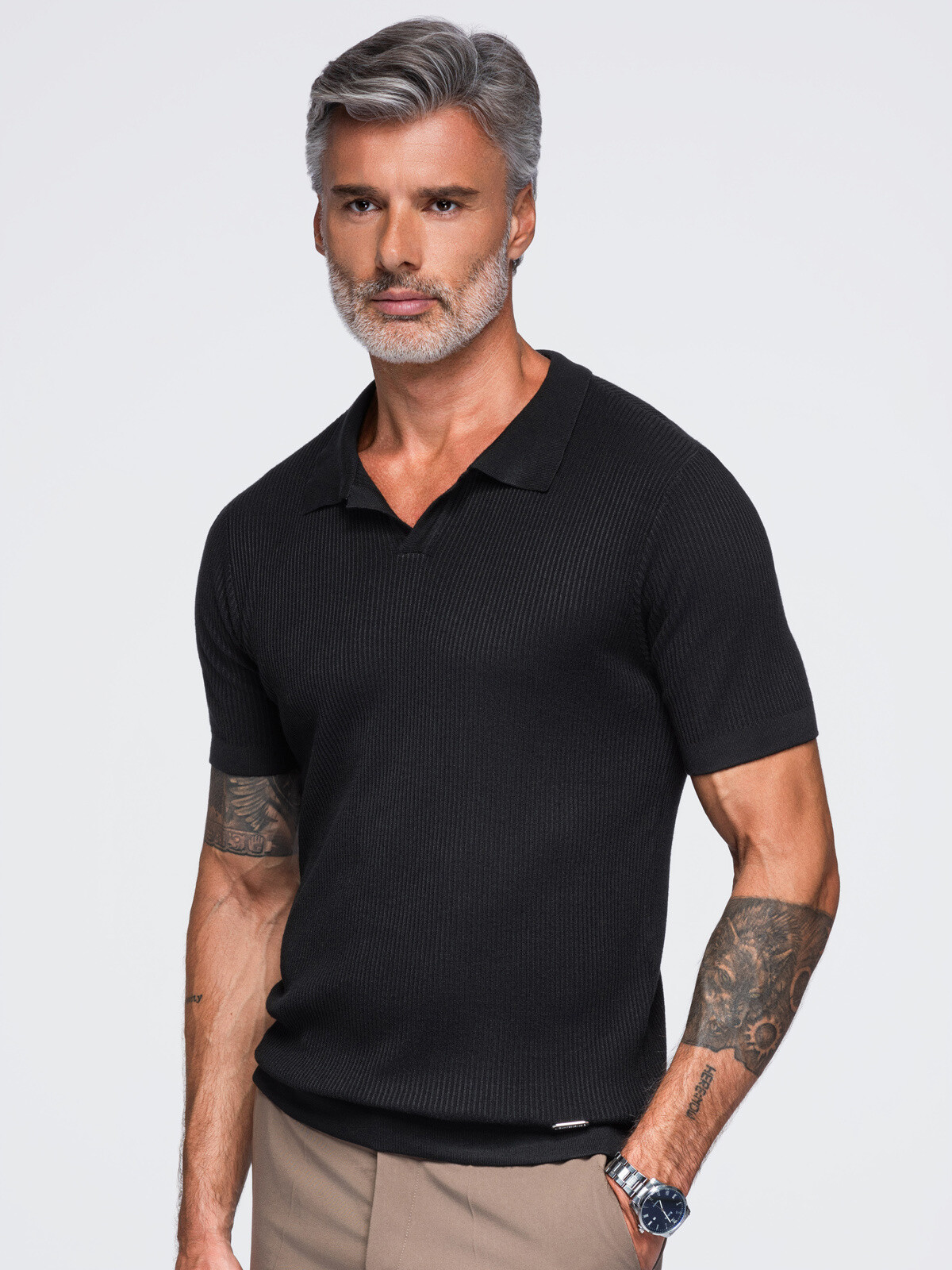 Ombre Men’s slim-fit knitted polo shirt with a Johnny collar – black