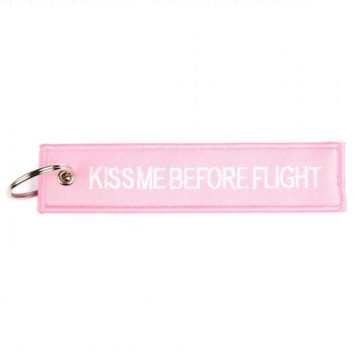 Prívesok na kľúče Fostex Kiss me before flight - ružový