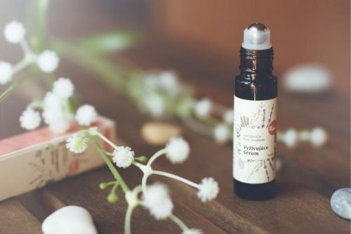 Navia Roll-on Vyživujúce Nočné Sérum pre Suchú/Citlivú Pleť 10 ml