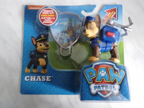 Spin Master Paw Patrol figúrka s akčným batohom - Chase