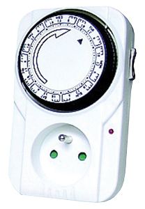 Spínacia zásuvka Geti WF1 mechanická týždenná