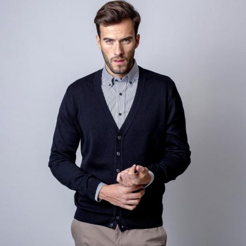 Pánsky sveter typu cardigan Willsoor (veľkosti do 5XL) 7882 v čierne farbe