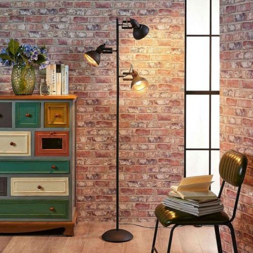 Čierna stojaca LED lampa Lilly s tromi svetlami