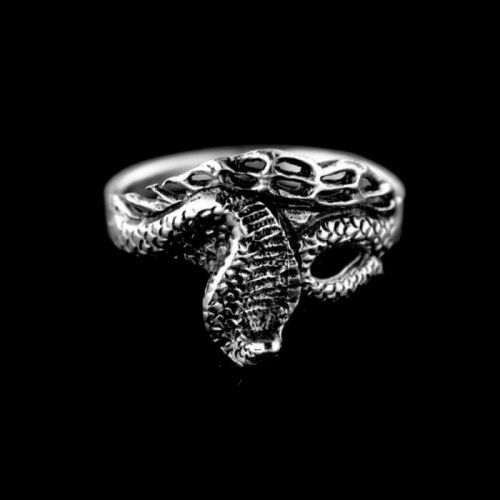 Strieborný prsteň 15238