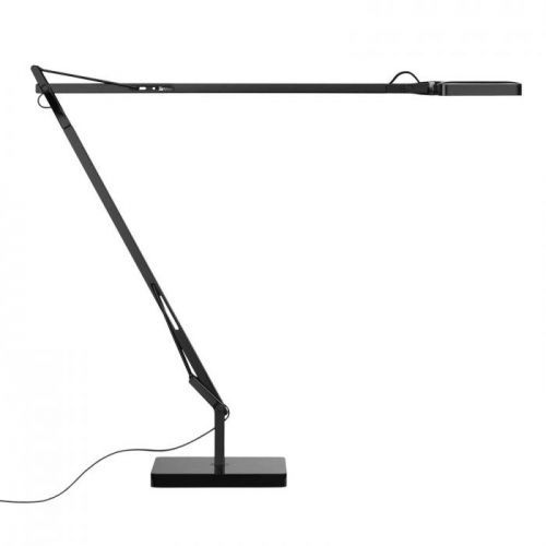 FLOS Kelvin – stolná LED lampa v čiernej