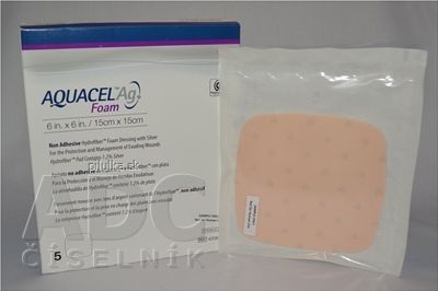 AQUACEL Krytie na rany Ag Foam Hydrofiber neadhezívne so striebrom, 15x15 cm, 5 ks