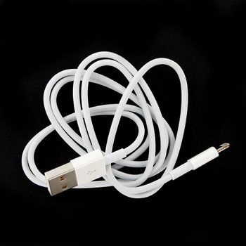 MD819 iPhone 5 Lightning Dátový Kábel Biely 2m (Bulk)