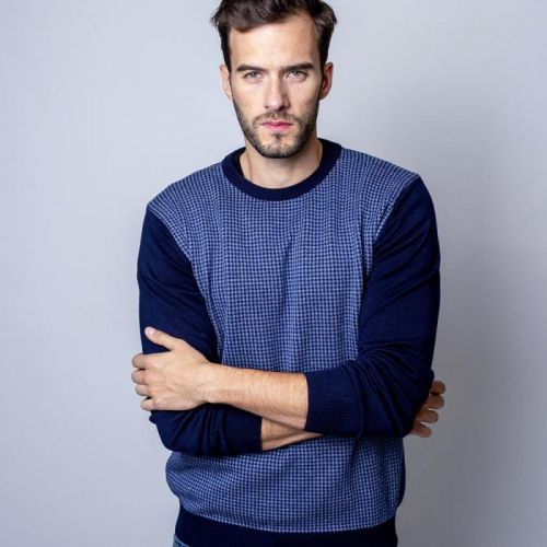 Pánsky sveter s jemným vzorom 10149