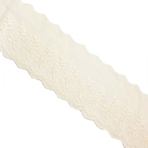 Krajka Double flower off white