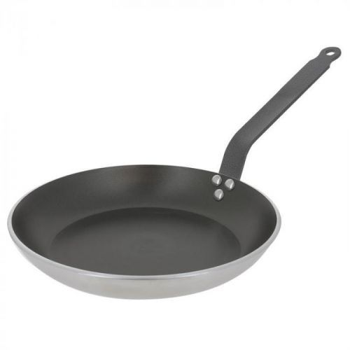 Panvica de Buyer Choc Resto Induction 8480.32... Extrémně lehká, vysoká odolnost, průměr 32 cm.