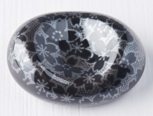 Podložka na odloženie jedálnych paličiek Black Sakura