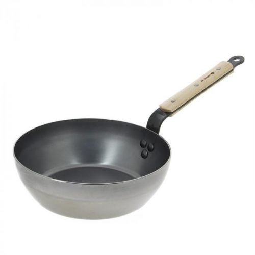 Panvica de Buyer Mineral B Bois 5714.24... Hluboká pánev Mineral B BOIS, speciální povrch, vynikající tepelná vodivost, průměr 24 cm.