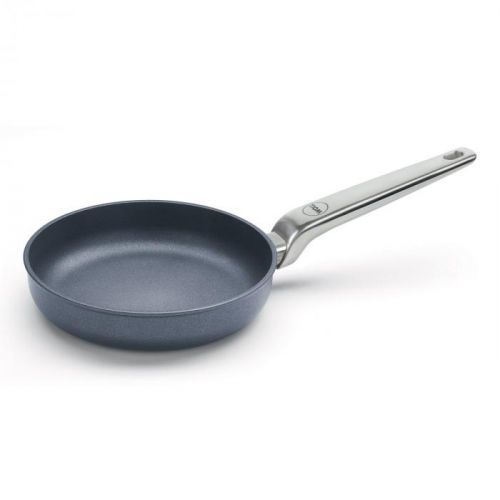 Titánová panvica Ø 20 cm s nehrdzavejúcou rukoväťou Diamond Lite PRO