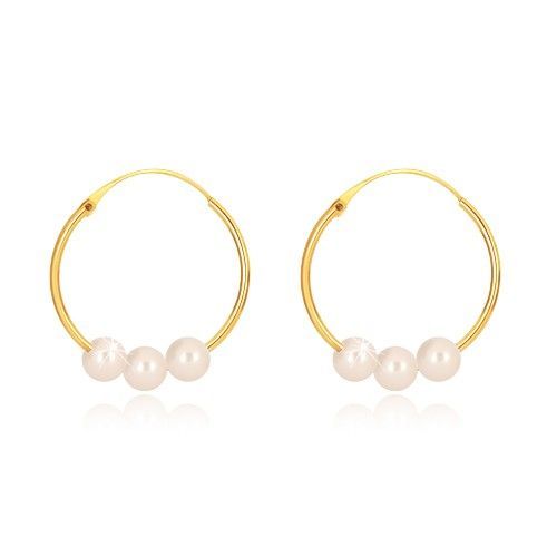 Náušnice zo žltého zlata 585 - úzke kruhy s lesklým povrchom, tri biele perličky